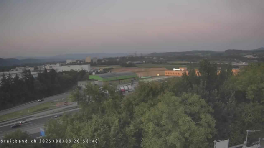 Webcam autoroute A2 en Suisse, à l'est de Bâle, au niveau de la sortie et du Ikea PratteIn
