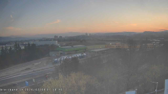 Webcam autoroute A2 en Suisse, à l'est de Bâle, au niveau de la sortie et du Ikea PratteIn