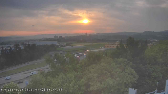 Webcam autoroute A2 en Suisse, à l'est de Bâle, au niveau de la sortie et du Ikea PratteIn