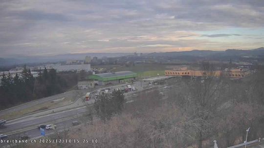 Webcam autoroute A2 en Suisse, à l'est de Bâle, au niveau de la sortie et du Ikea PratteIn