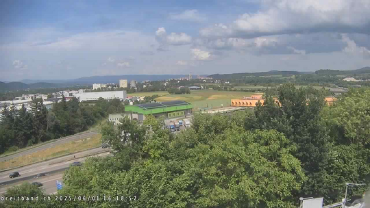 Webcam autoroute A2 en Suisse, à l'est de Bâle, au niveau de la sortie et du Ikea PratteIn