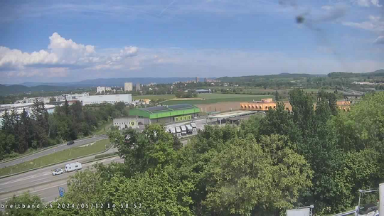 Webcam autoroute A2 en Suisse, à l'est de Bâle, au niveau de la sortie et du Ikea PratteIn