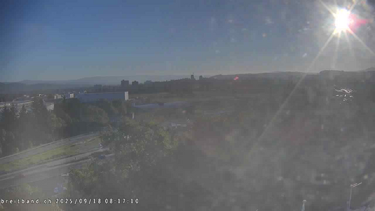 Webcam autoroute A2 en Suisse, à l'est de Bâle, au niveau de la sortie et du Ikea PratteIn