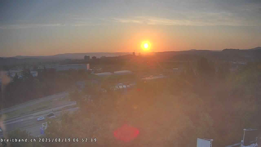 Webcam autoroute A2 en Suisse, à l'est de Bâle, au niveau de la sortie et du Ikea PratteIn