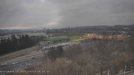 Webcam autoroute A2 en Suisse, à l'est de Bâle, au niveau de la sortie et du Ikea PratteIn